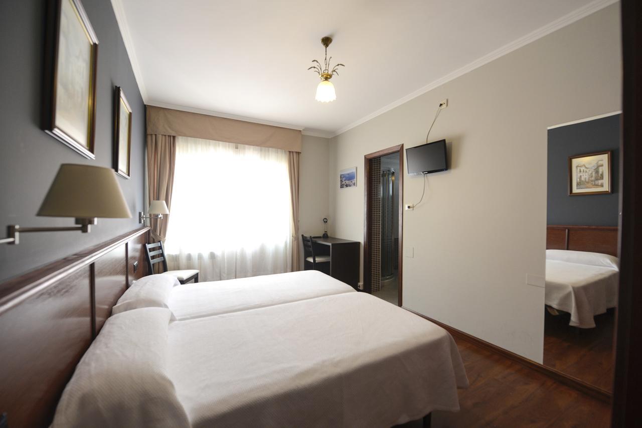 Hospedaxe A Vila โปบราโดคารามิงยาล ภายนอก รูปภาพ