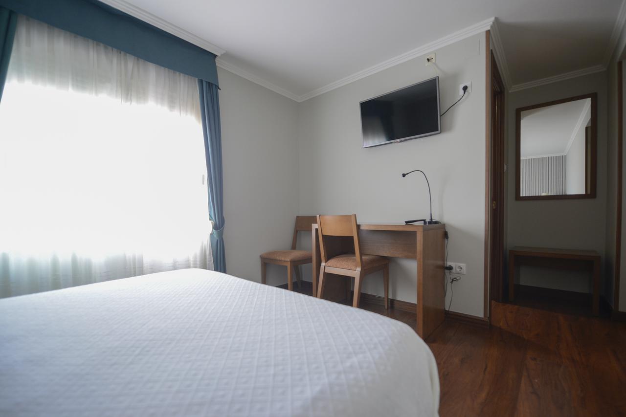 Hospedaxe A Vila โปบราโดคารามิงยาล ภายนอก รูปภาพ